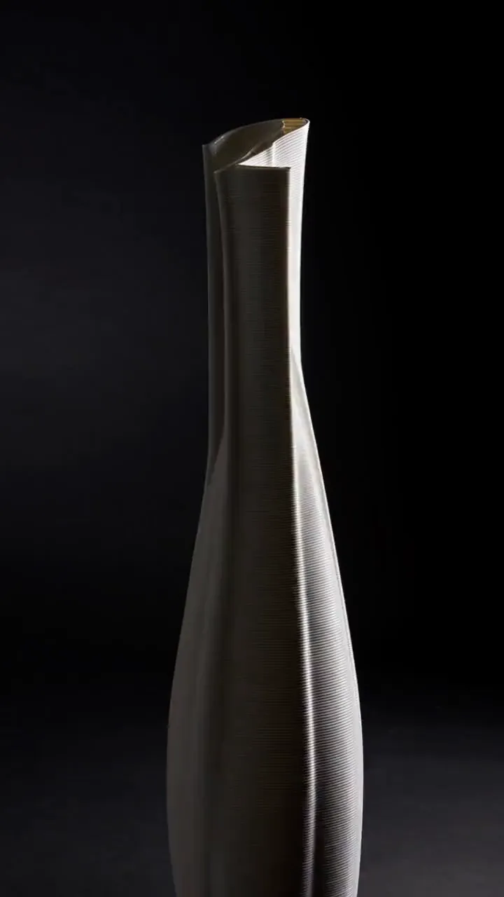 Nital Vase, for Nagami (2017)