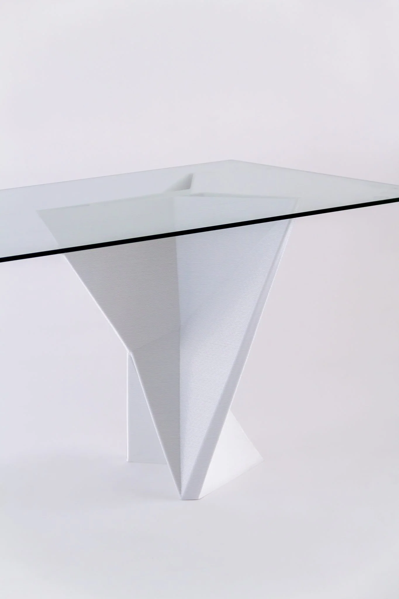 Styla Table (2020) — image 3 of 9